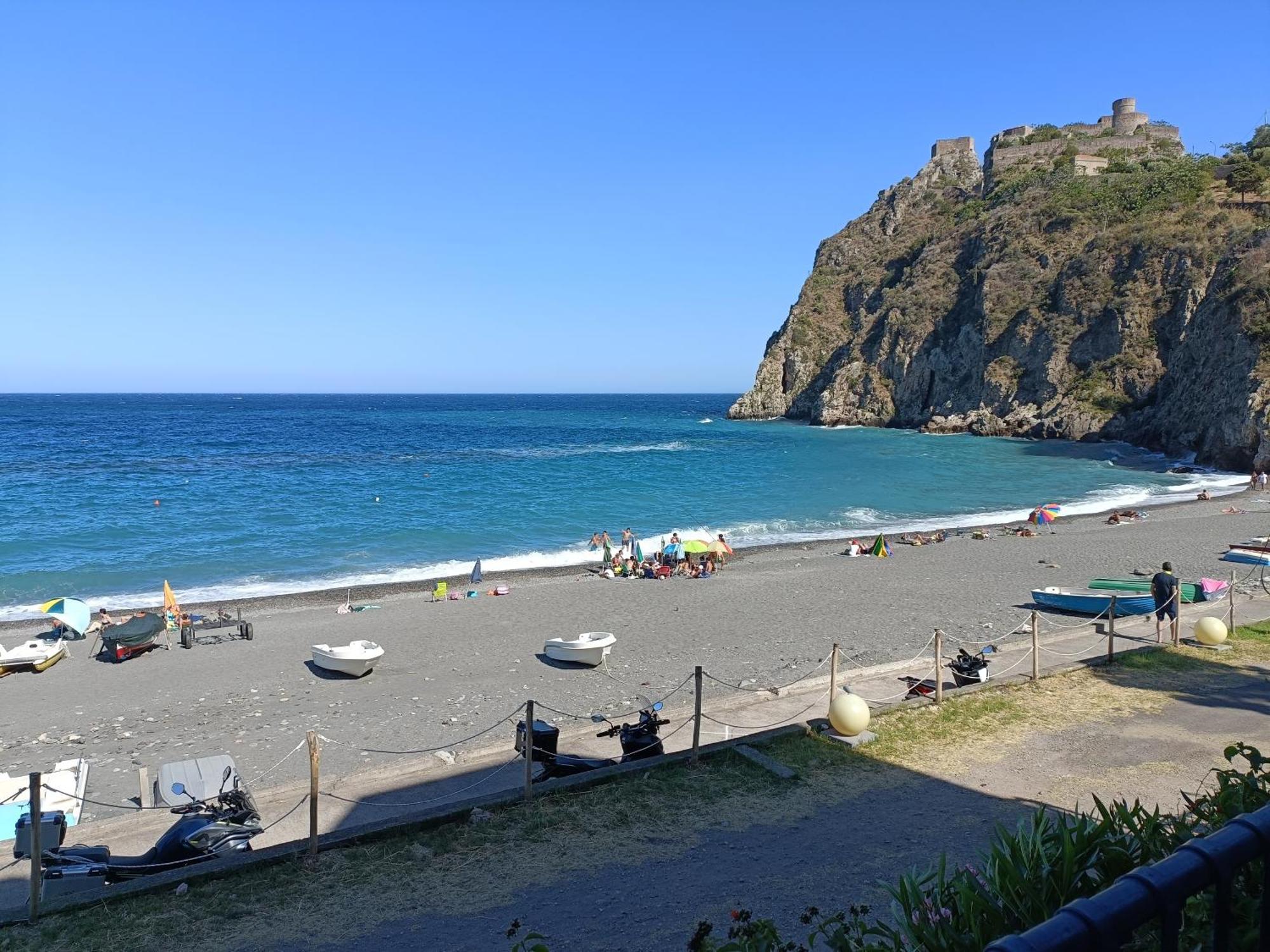 Casa Vacanze Margarita SantʼAlessio Siculo Exterior foto